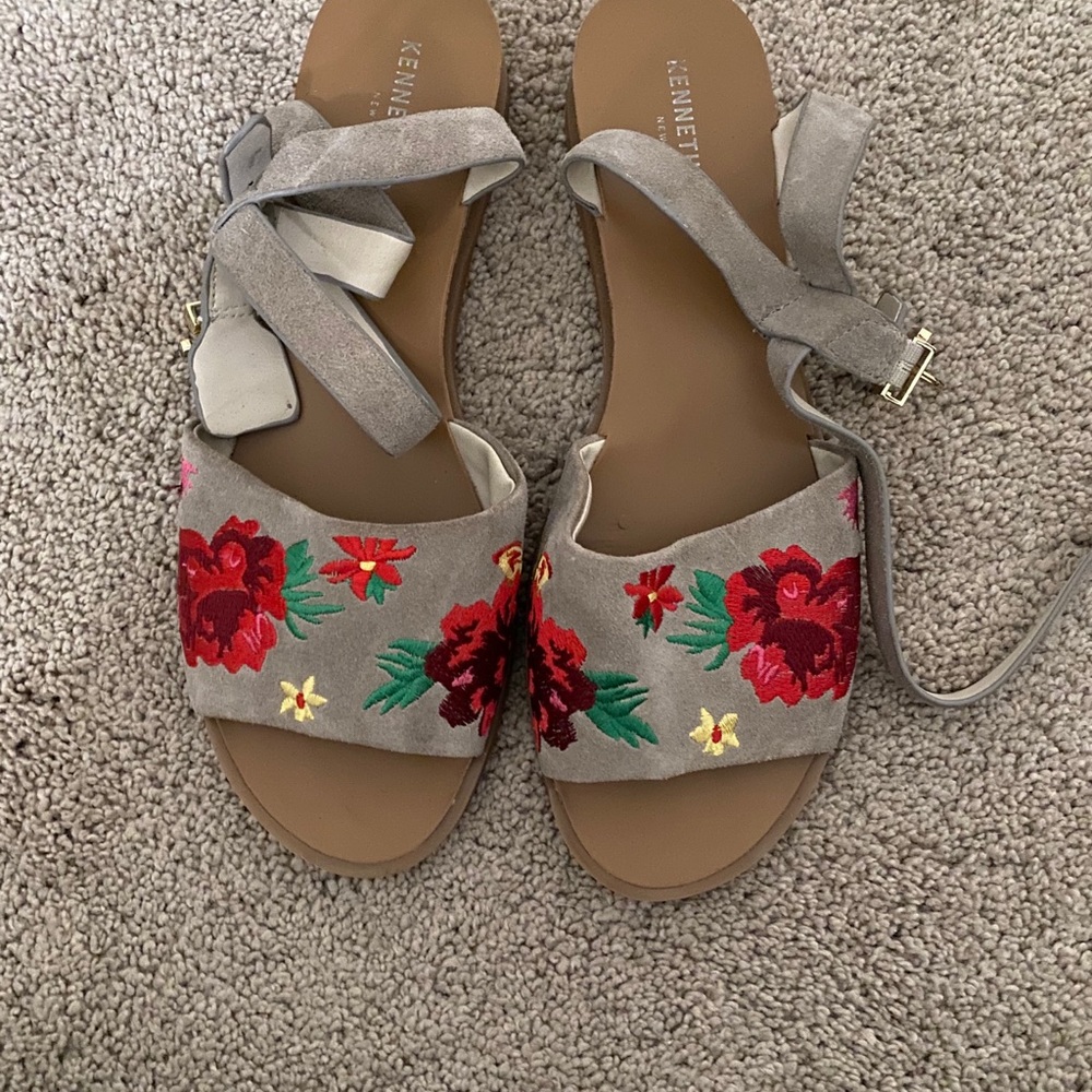 Summer/spring flats with ankle strap